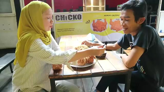 @LELI si paling TAS dan SANDAL