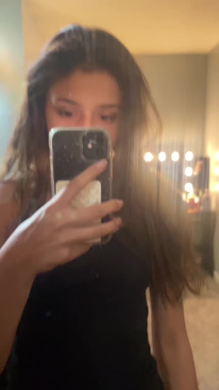 @ayvuh