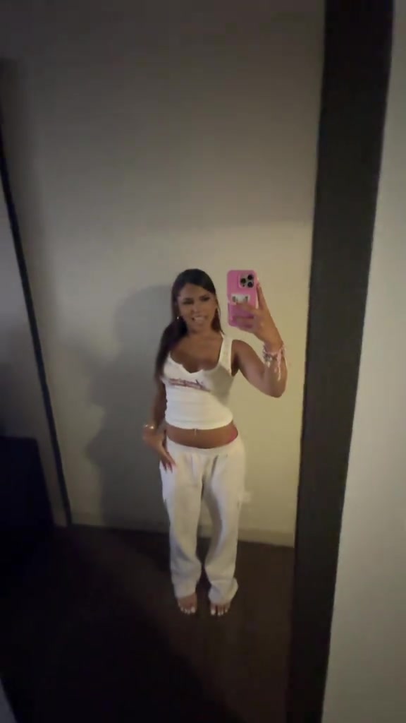 @whoisyasmeen