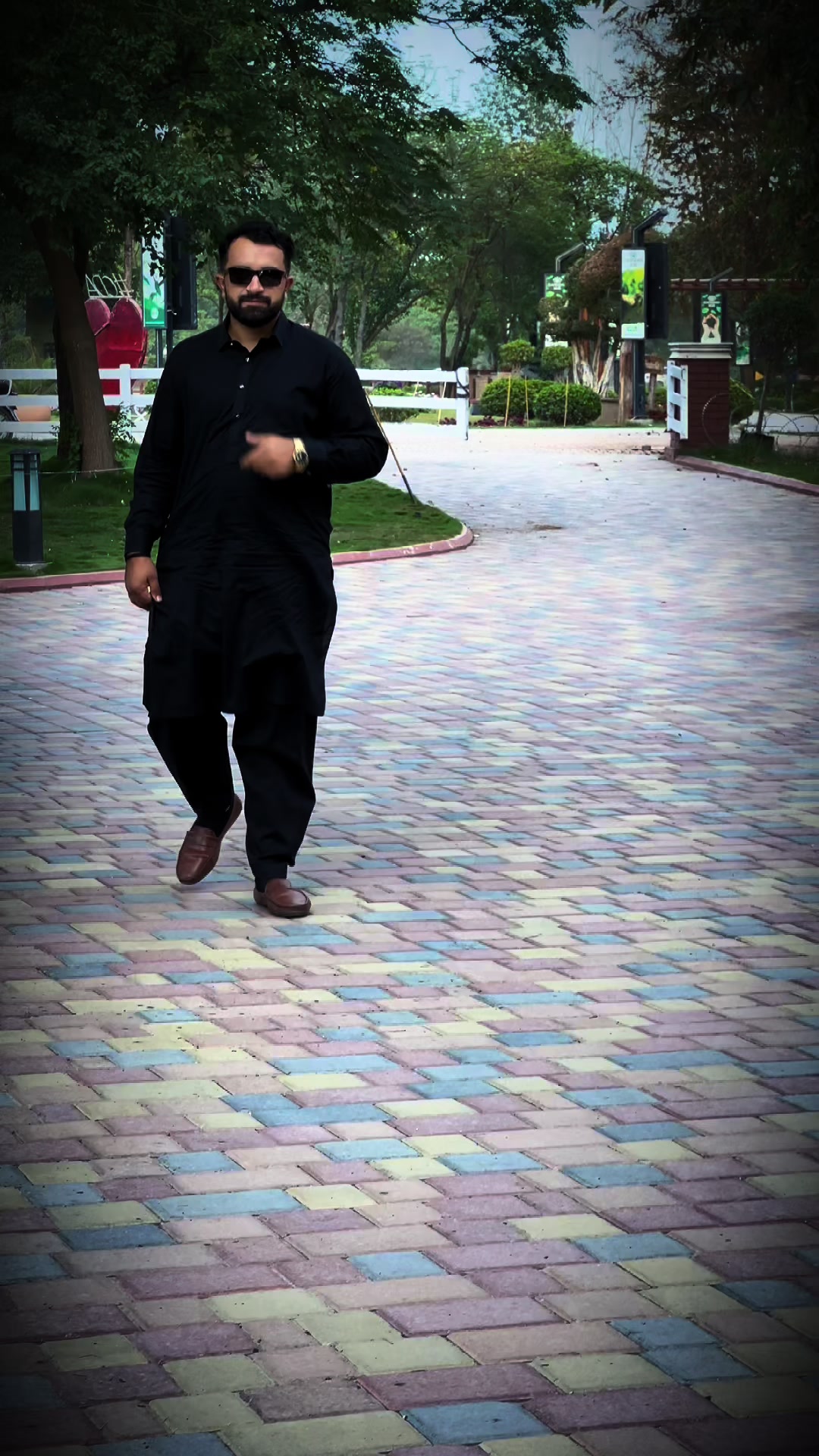 @👑Syed TaMour BukhaRii⚠️
