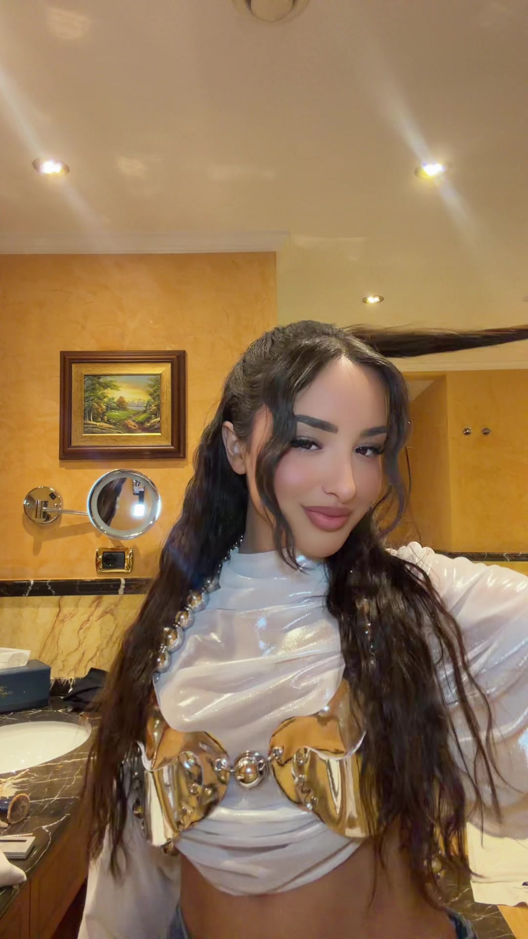 @EIXHI