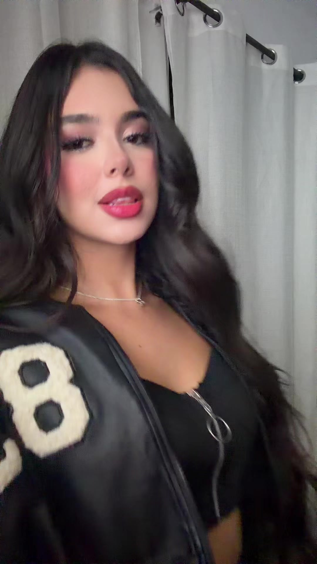 @valenmejia_oficial