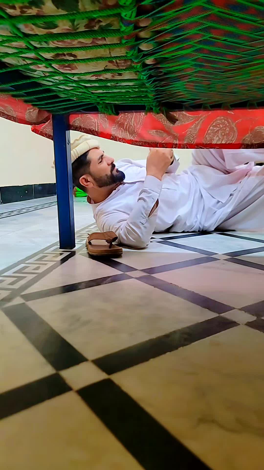 @منجن ماما آفیشل