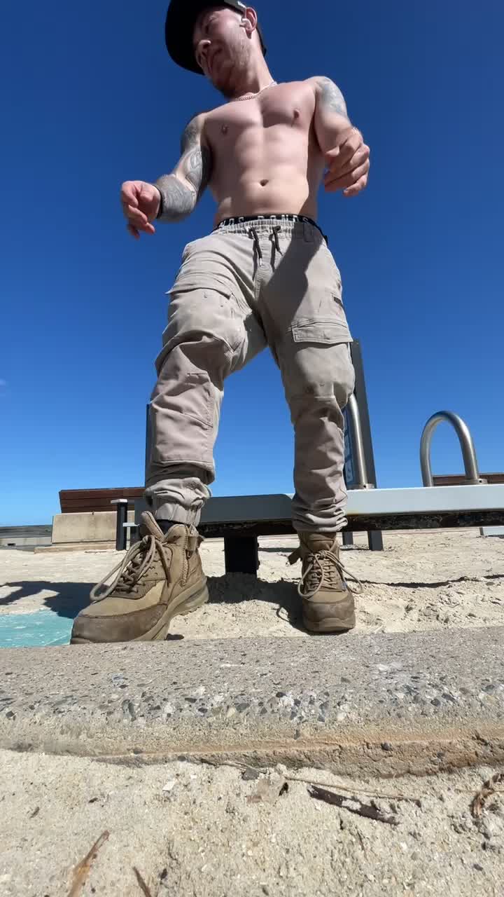 @5FootMike