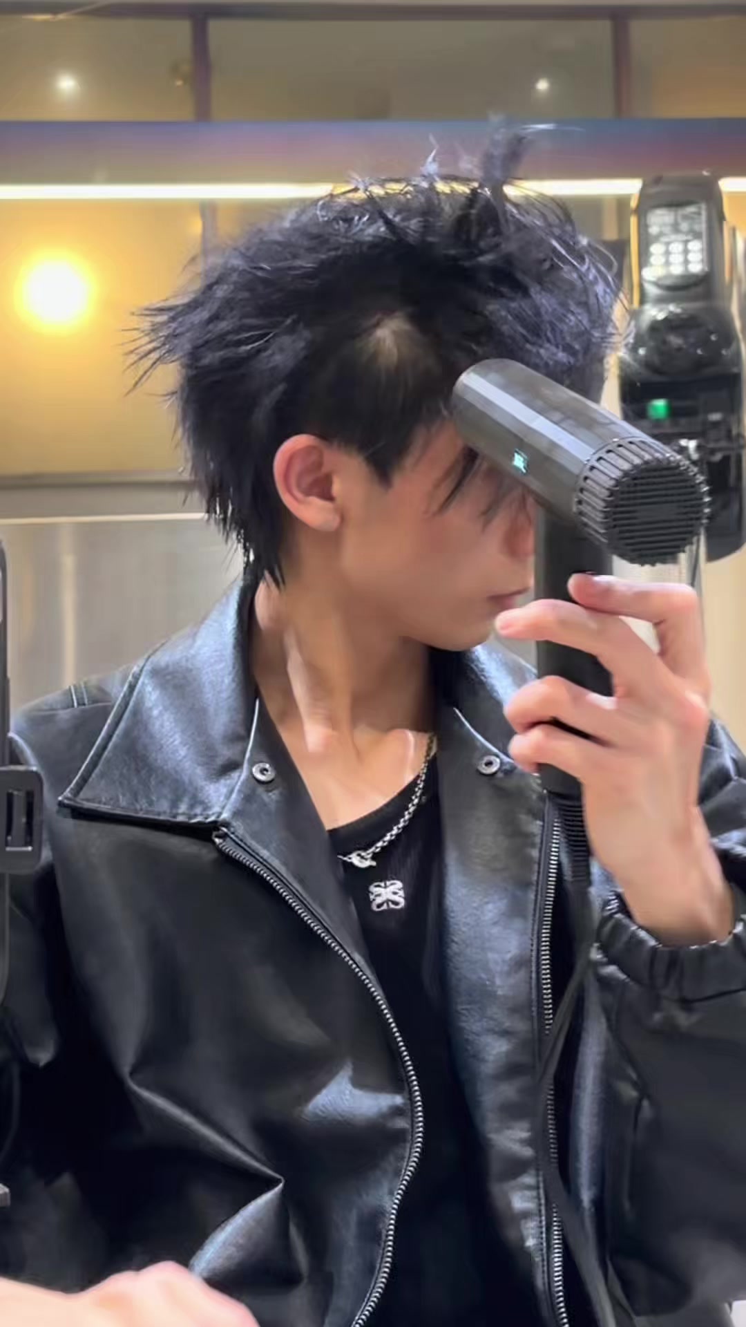 @シュンスケ