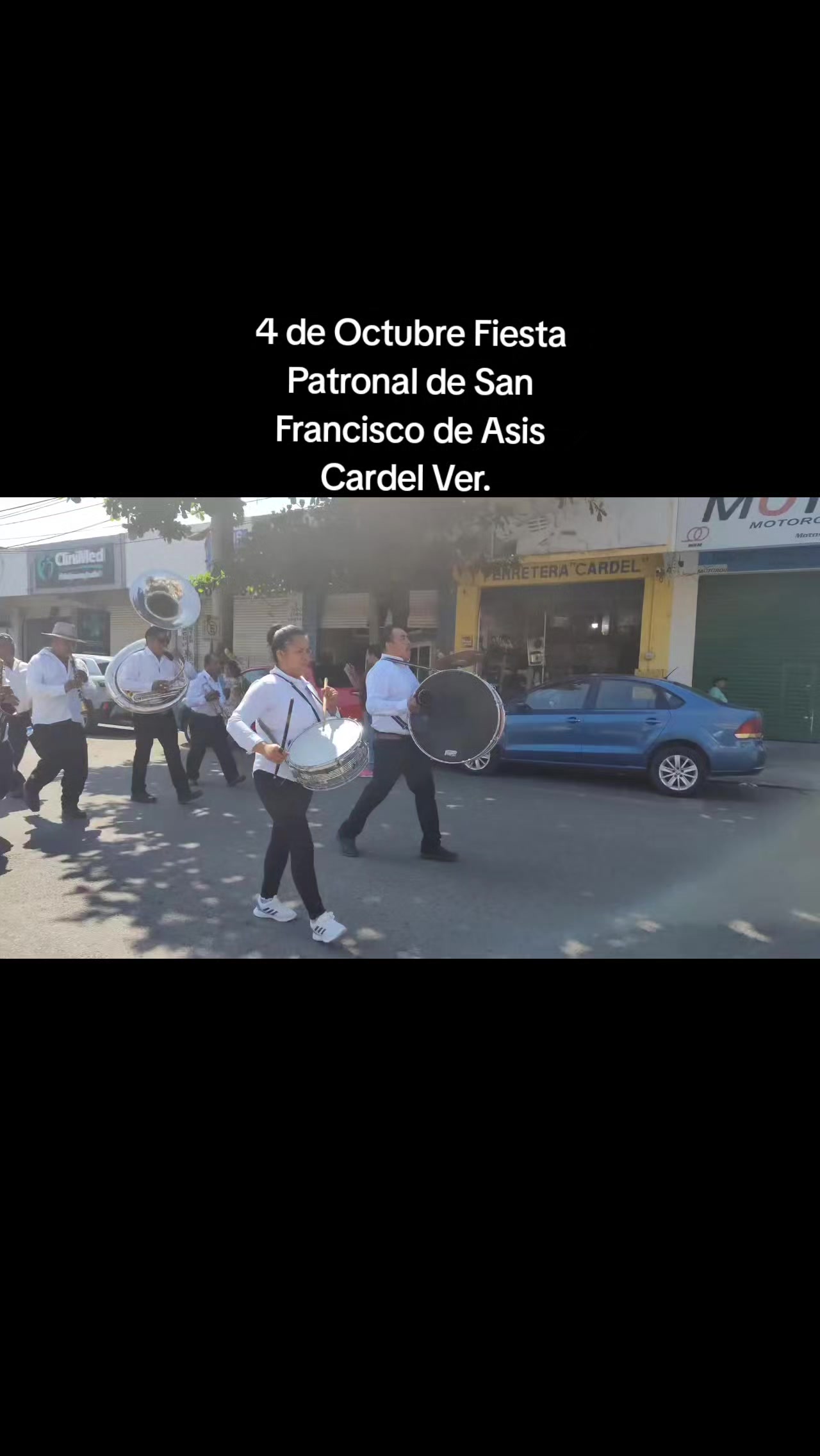 @Lupita V&eacute;lez &uacute;nica