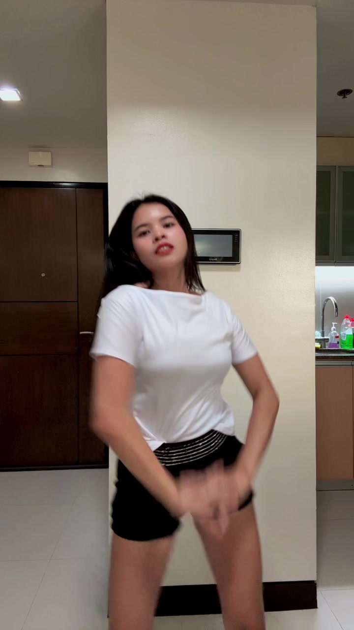 @🦋
