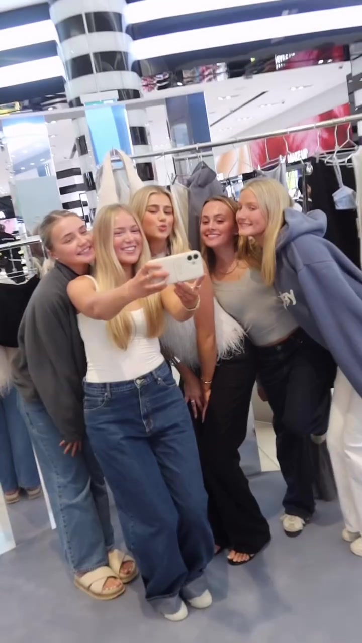 @Glassons