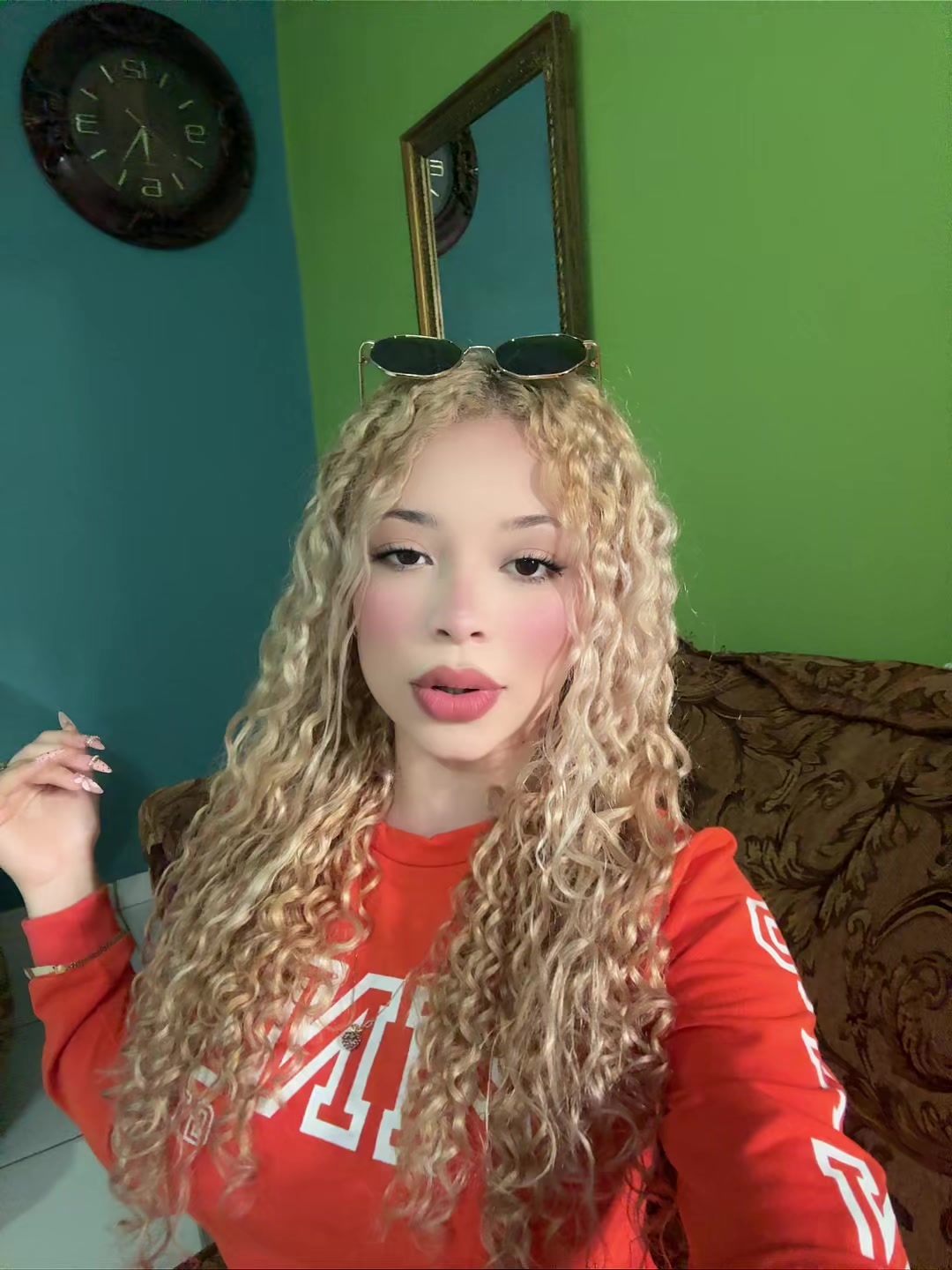 @Ana Munguia