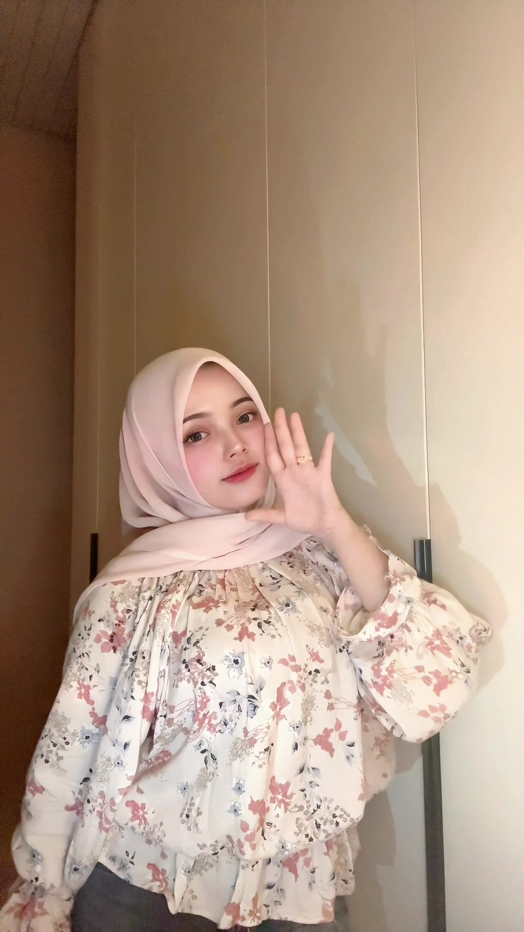 @cutkina_