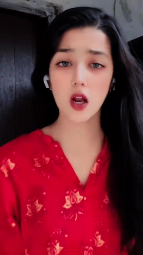 @𝕾𝖆𝖒𝖊𝖊𝖗𝖆 𝕶𝖍𝖆𝖓 🕊️