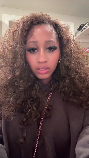 @Nia Simone