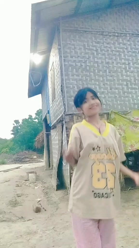 @Baby htet lay🌹