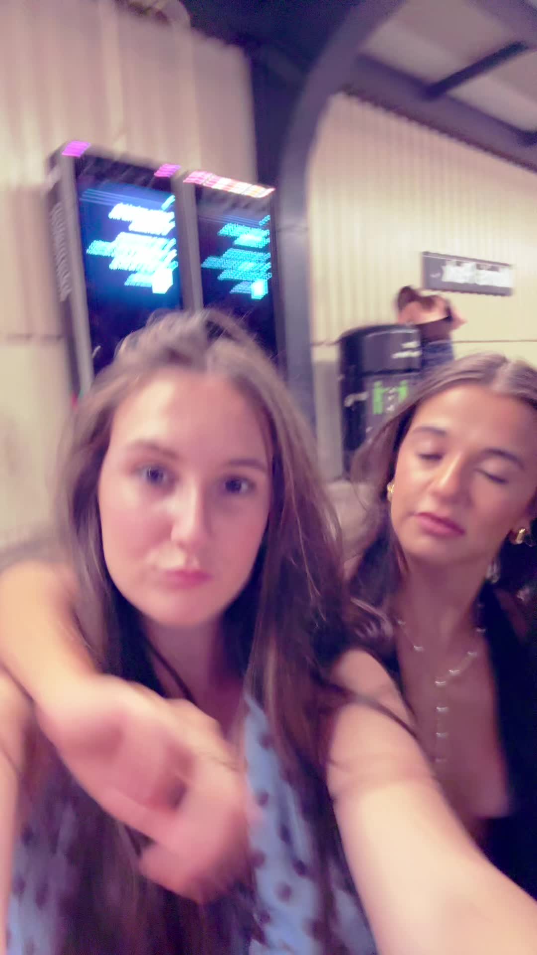 @laura