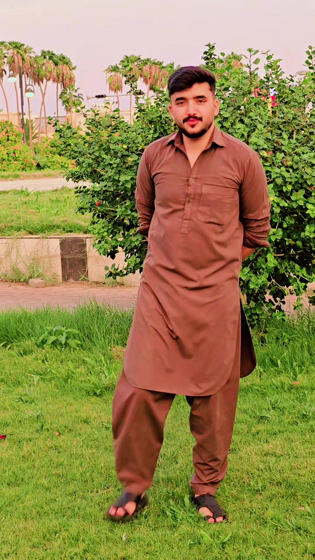 @Sheikh Zada کشمیری
