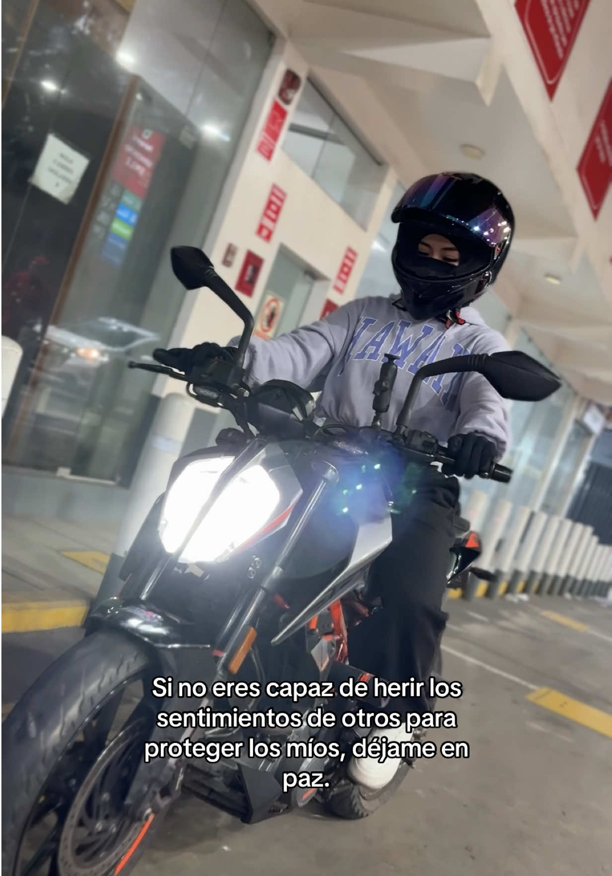 @Cɪɴᴛʜʏᴀ Lᴇóɴ🏍️