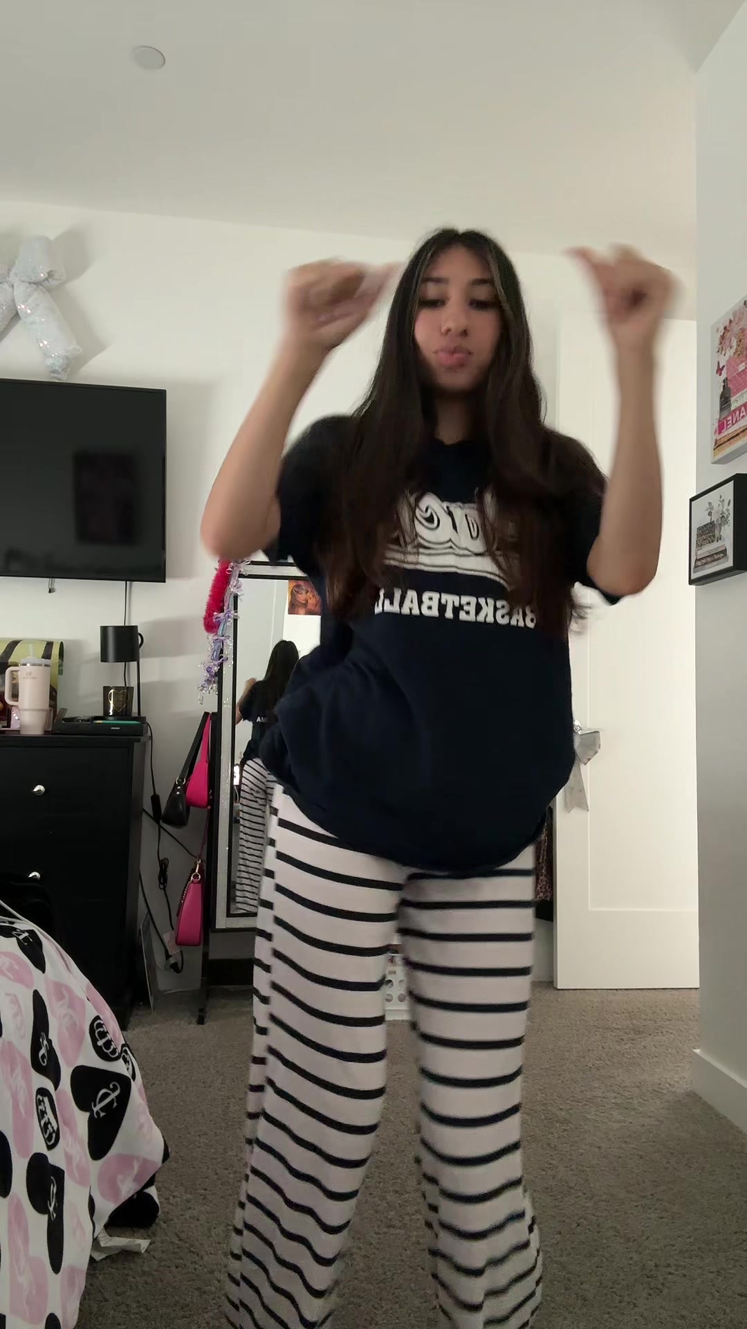 @bella