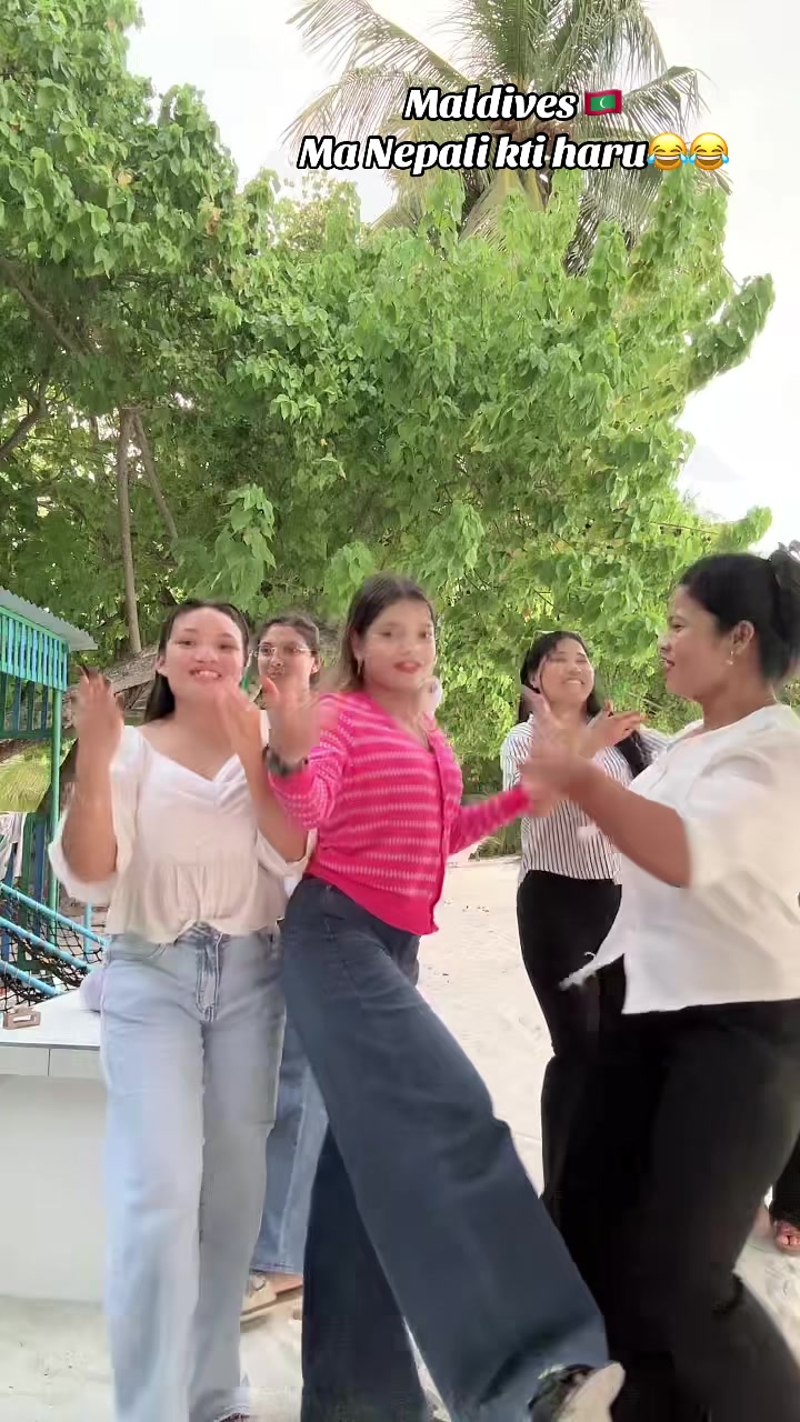 @sanjaNa 🇳🇵& 🇲🇻