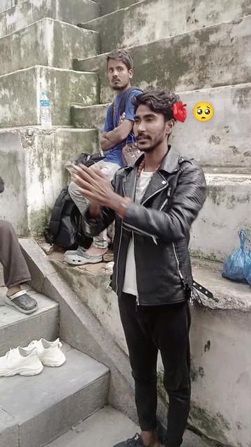@Raju_Raut😎😘