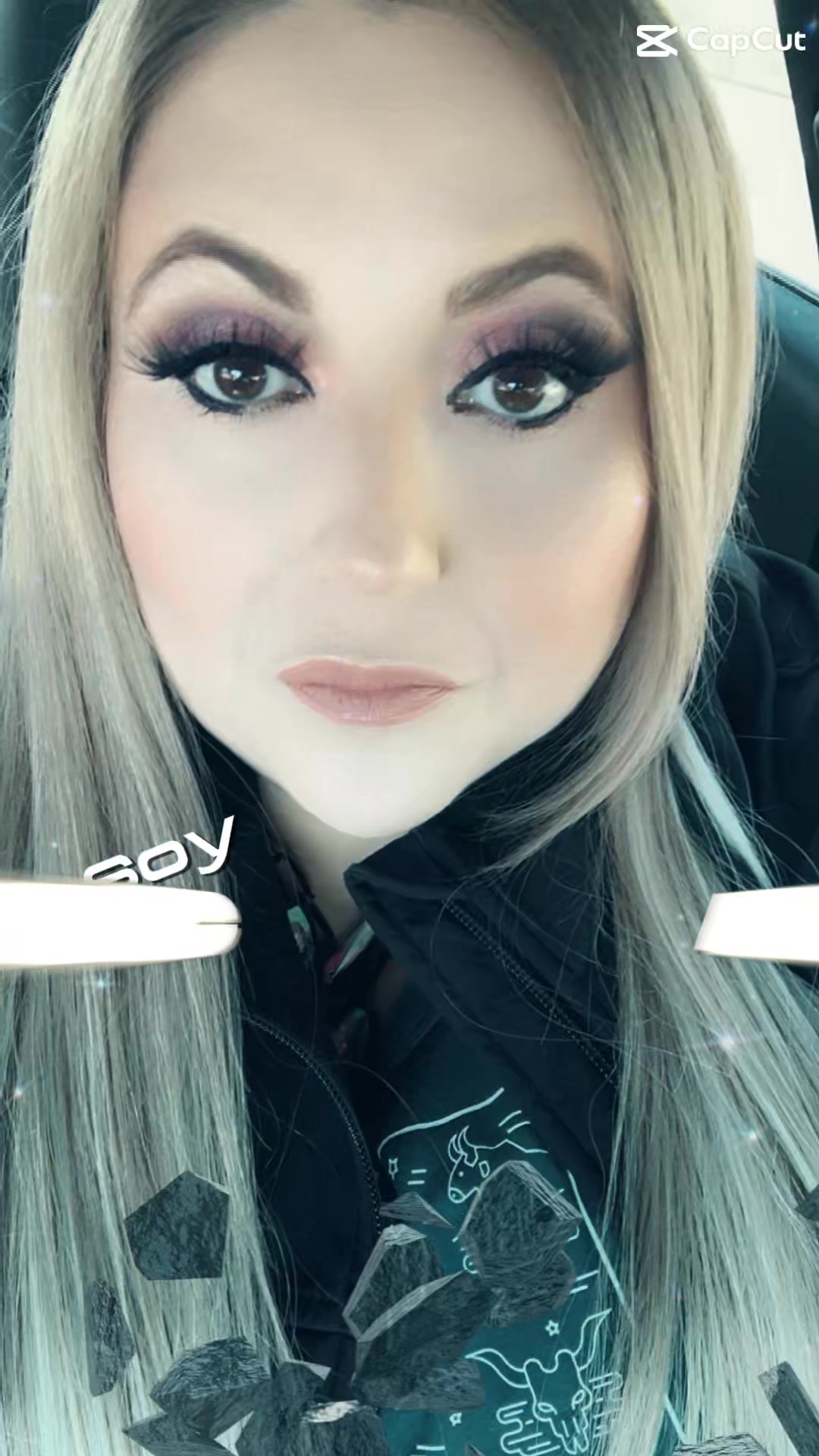@Glamour by: Mar