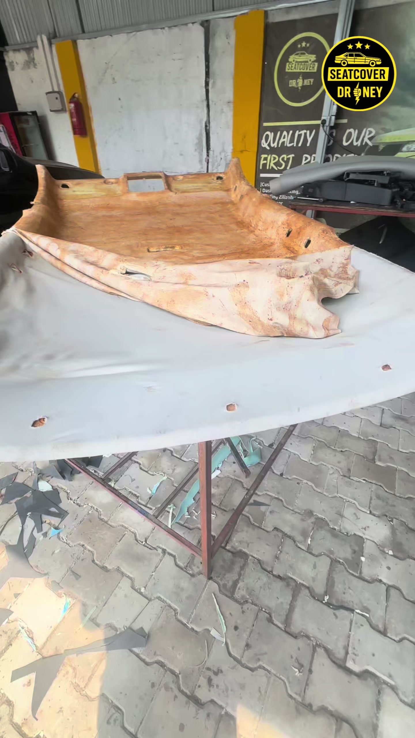 @DR NEYSEATCOVER | CAR INTERIOR