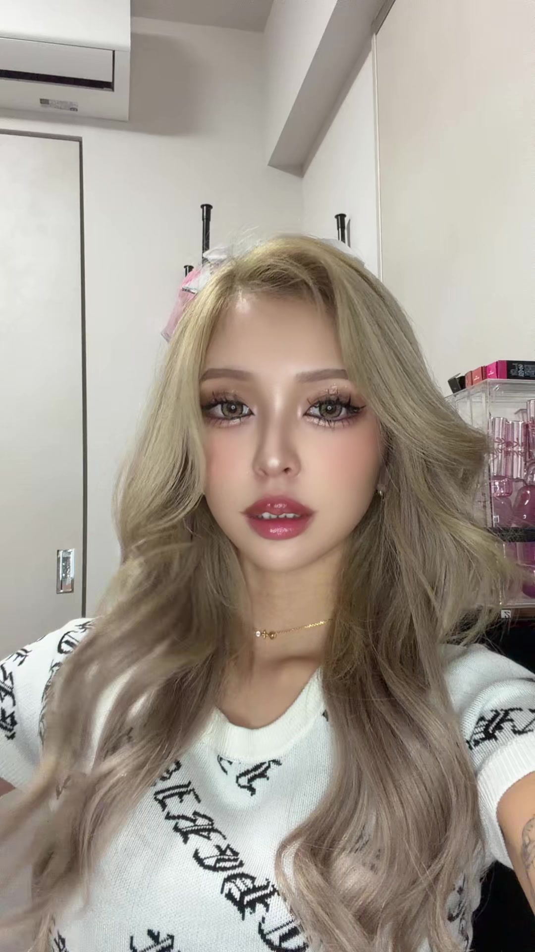 @マユ