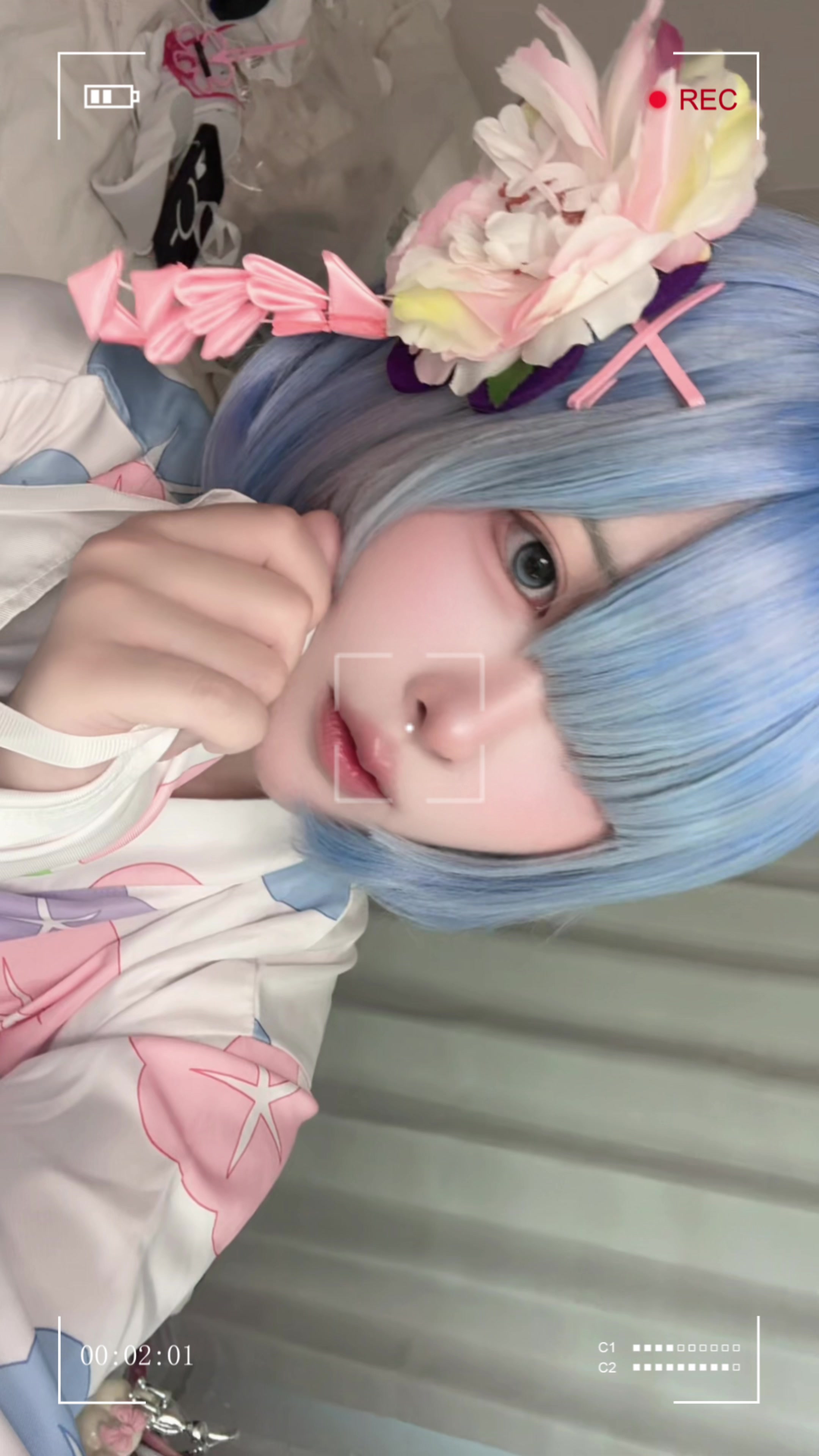 @かなで