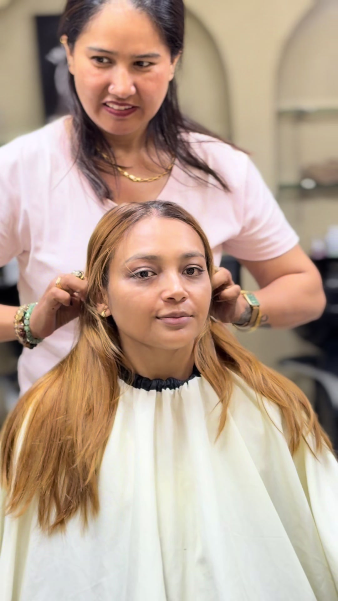 @Looks unisex salon