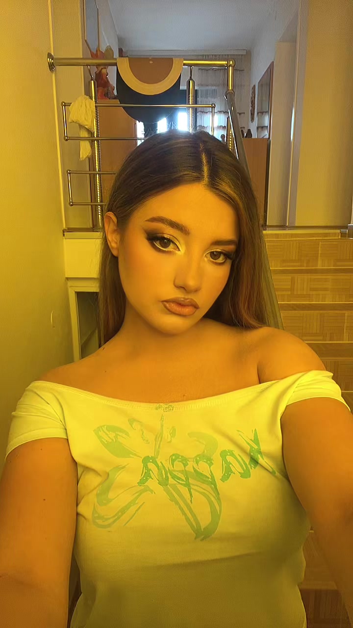 @аня