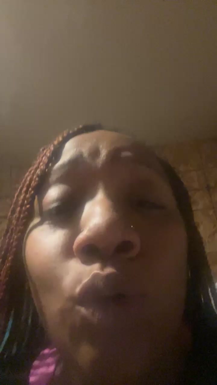 @Dee_nuggss