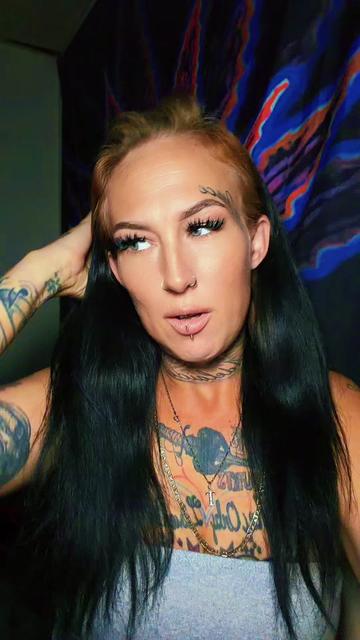 @ғͫʊͦcͭкͪɳͣ Tattedmommy420