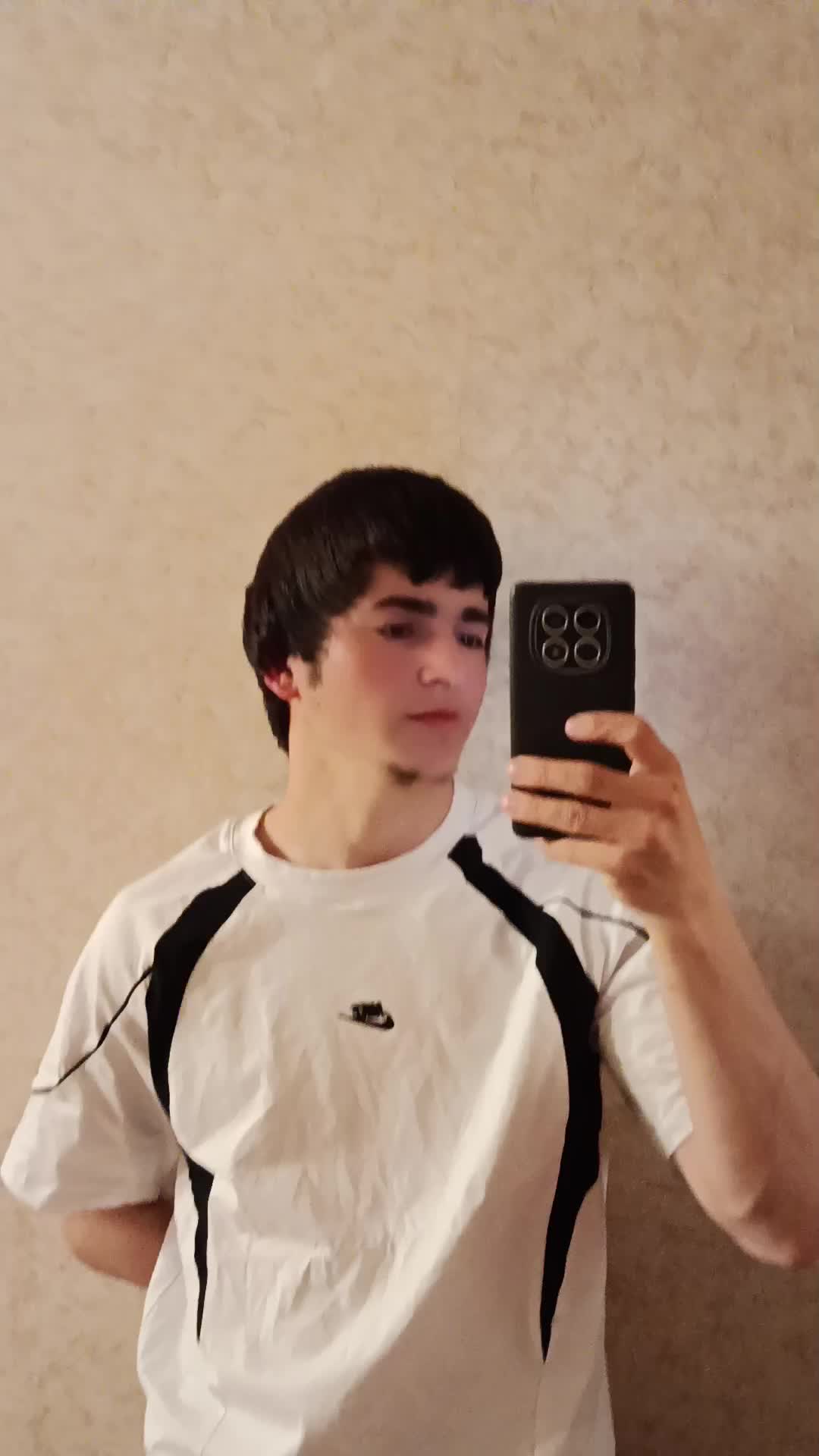 @𝒃𝒂𝒄𝒉𝒂𝒊 𝒐𝒅𝒊 🌚🌝