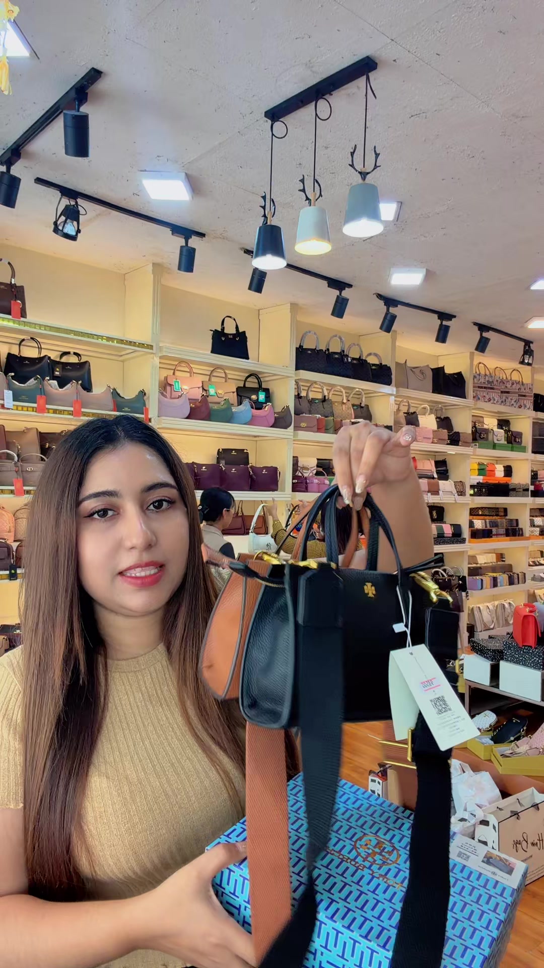 @Hnin Bags Wholesale & Retail