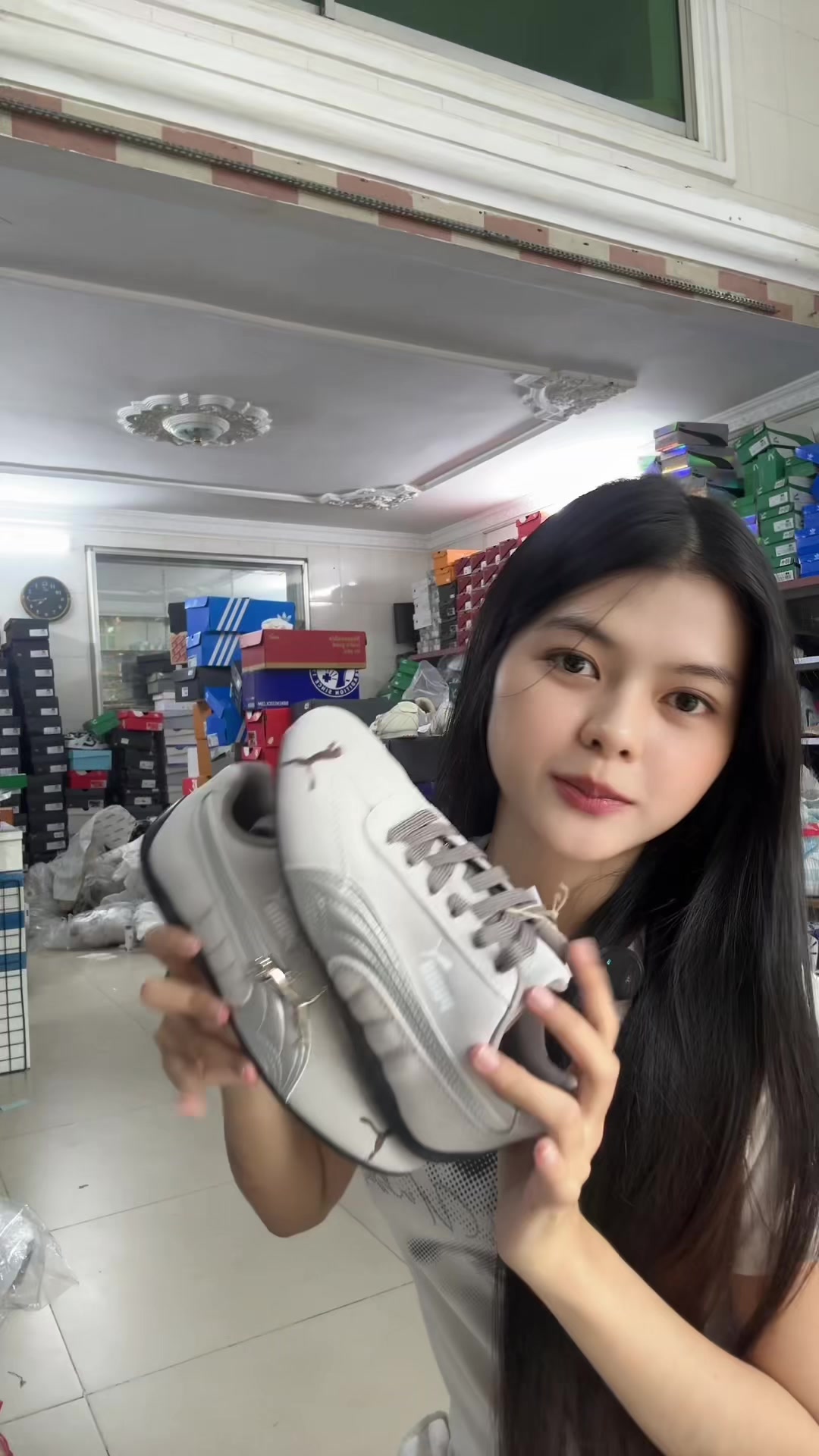 @HL Shoes Store