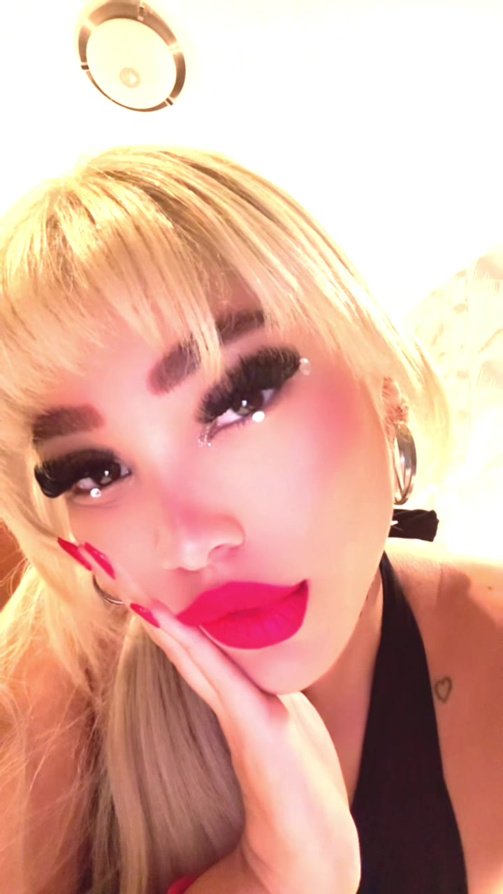 @Laura Sof&iacute;a 👑