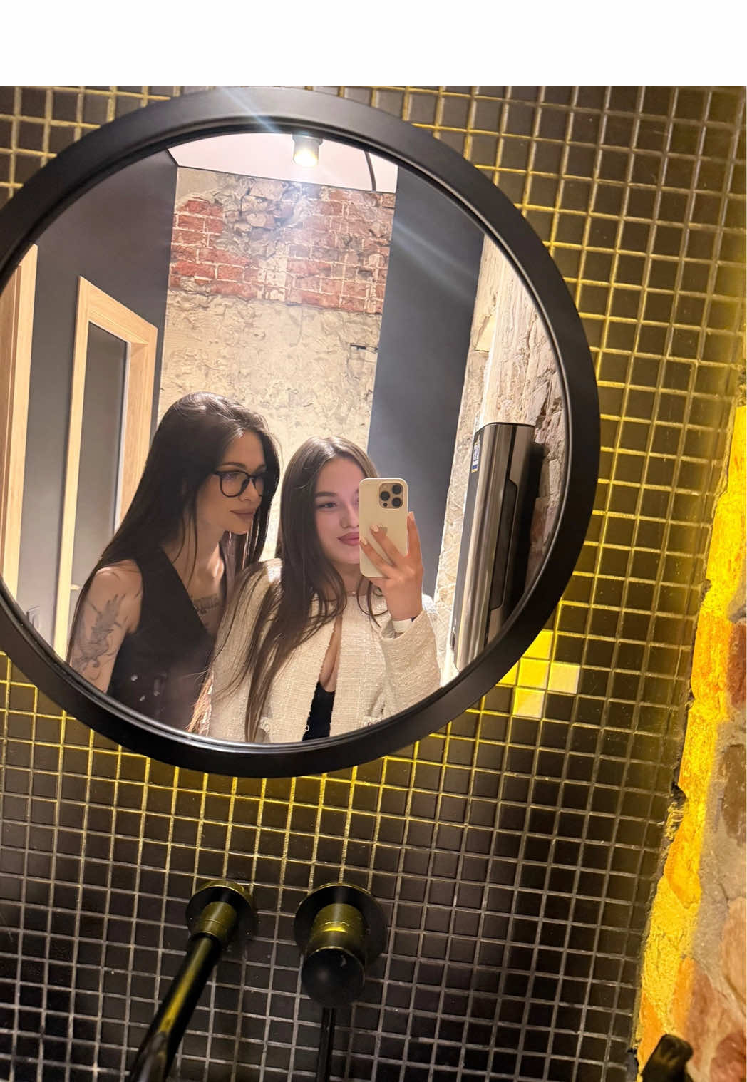 @Валерия