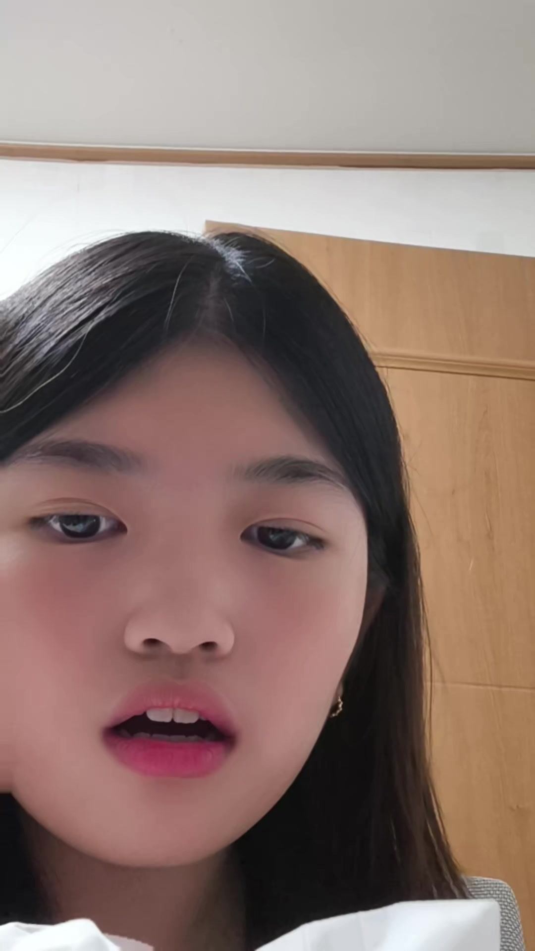 @y&v