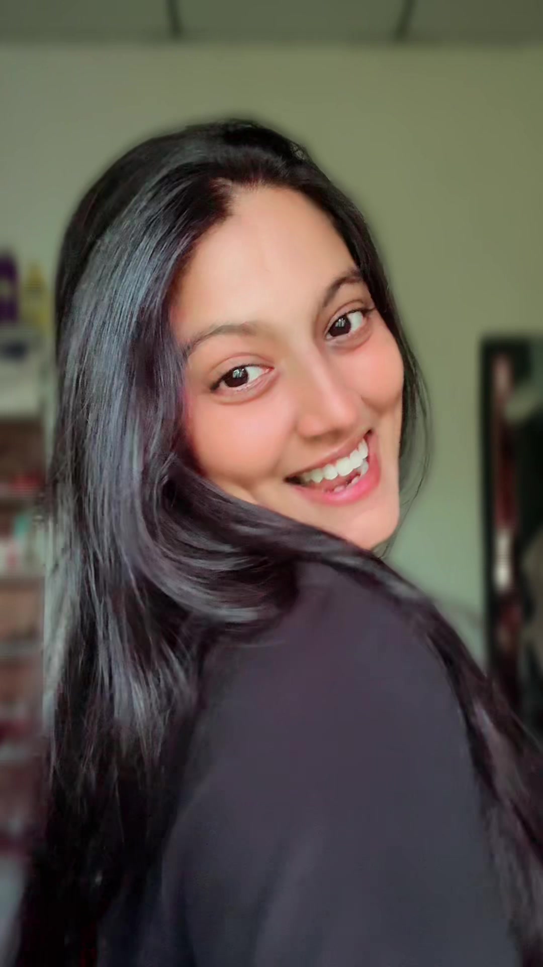 @Tharu🦄💜