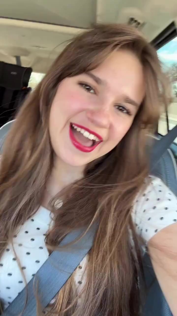 @Karolina Protsenko