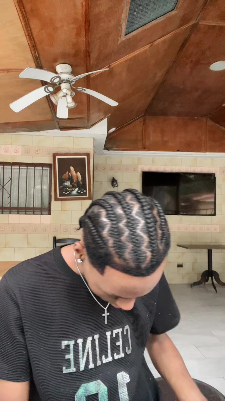 @Mr kris boy🧃~🥰