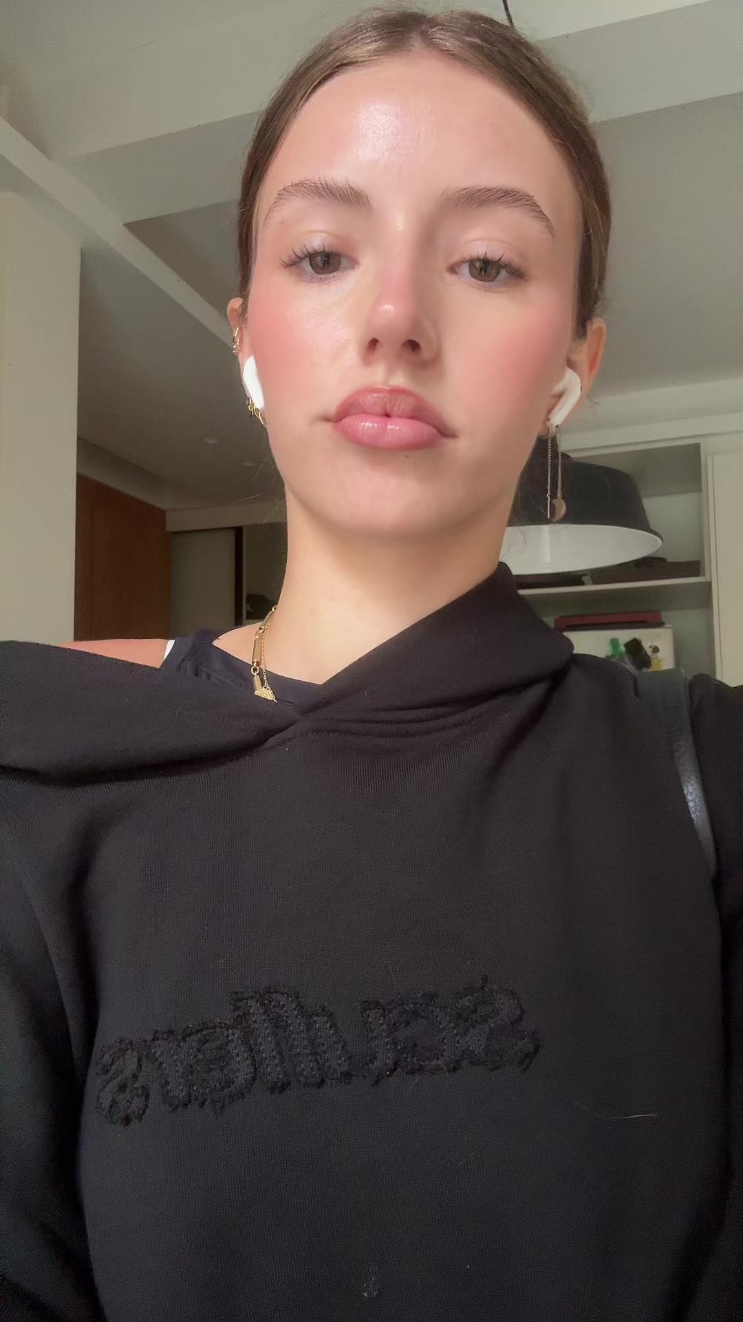 @julilahitou