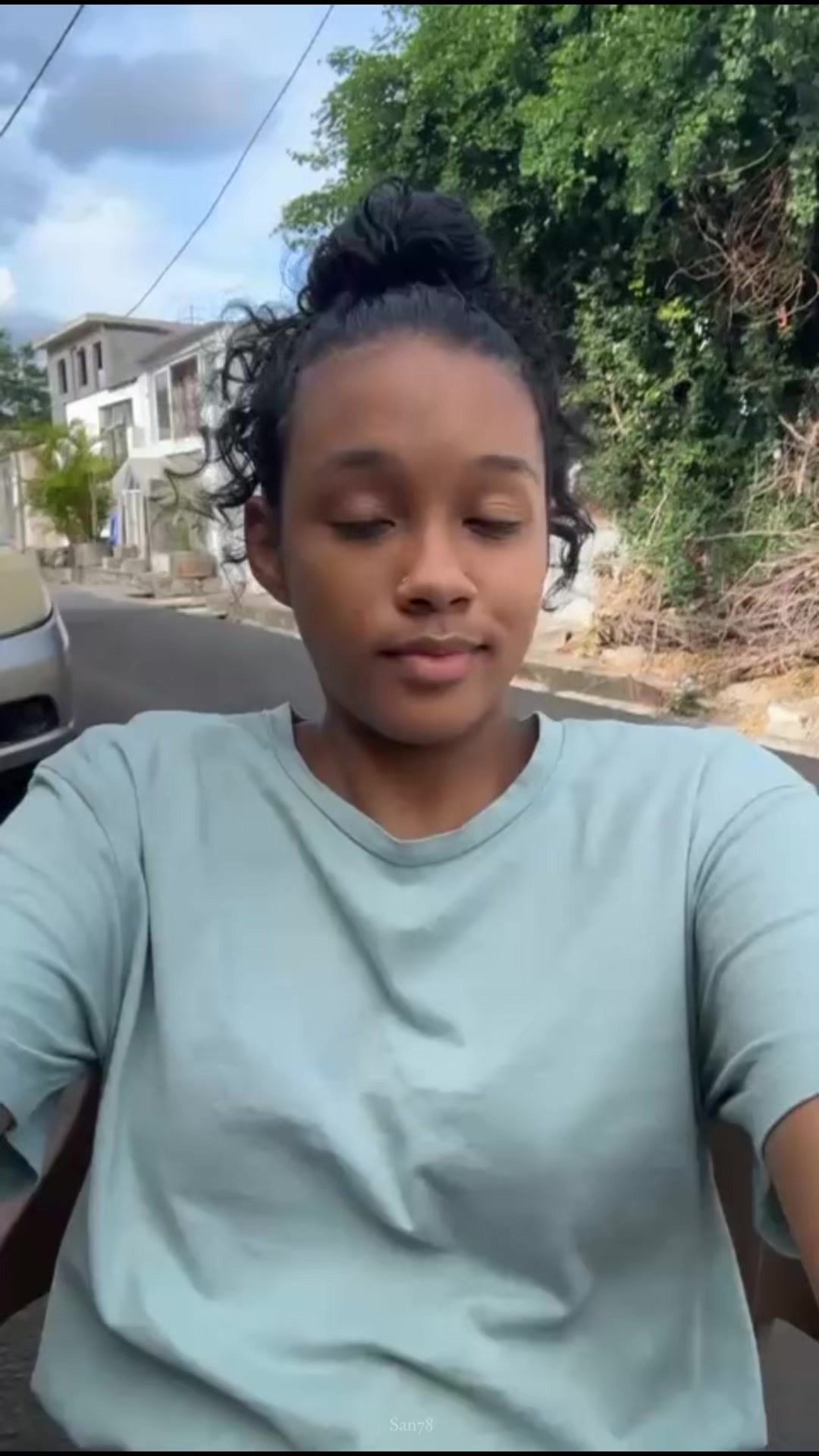 @Maï.