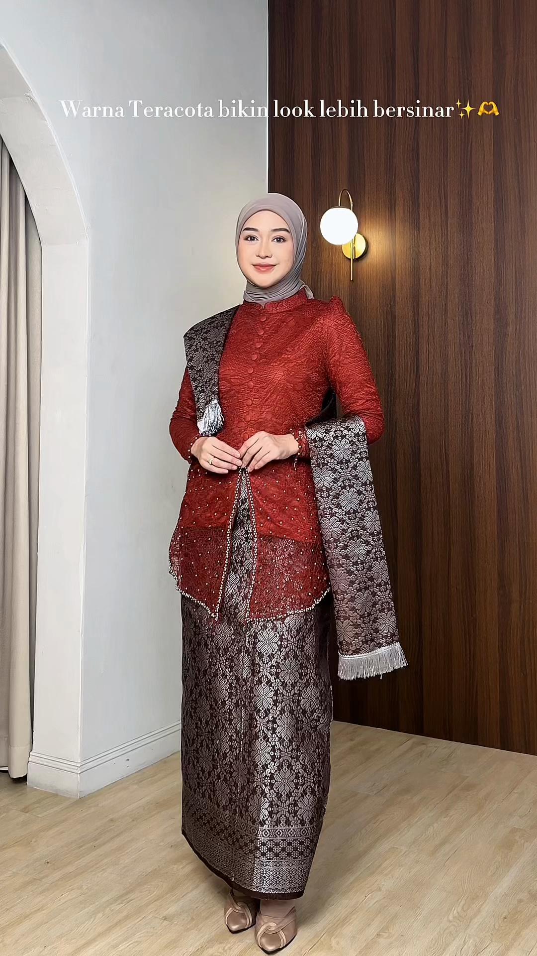 @Dwkebaya