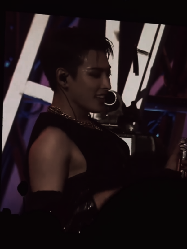 @violet⋆.ೃ࿔*:･