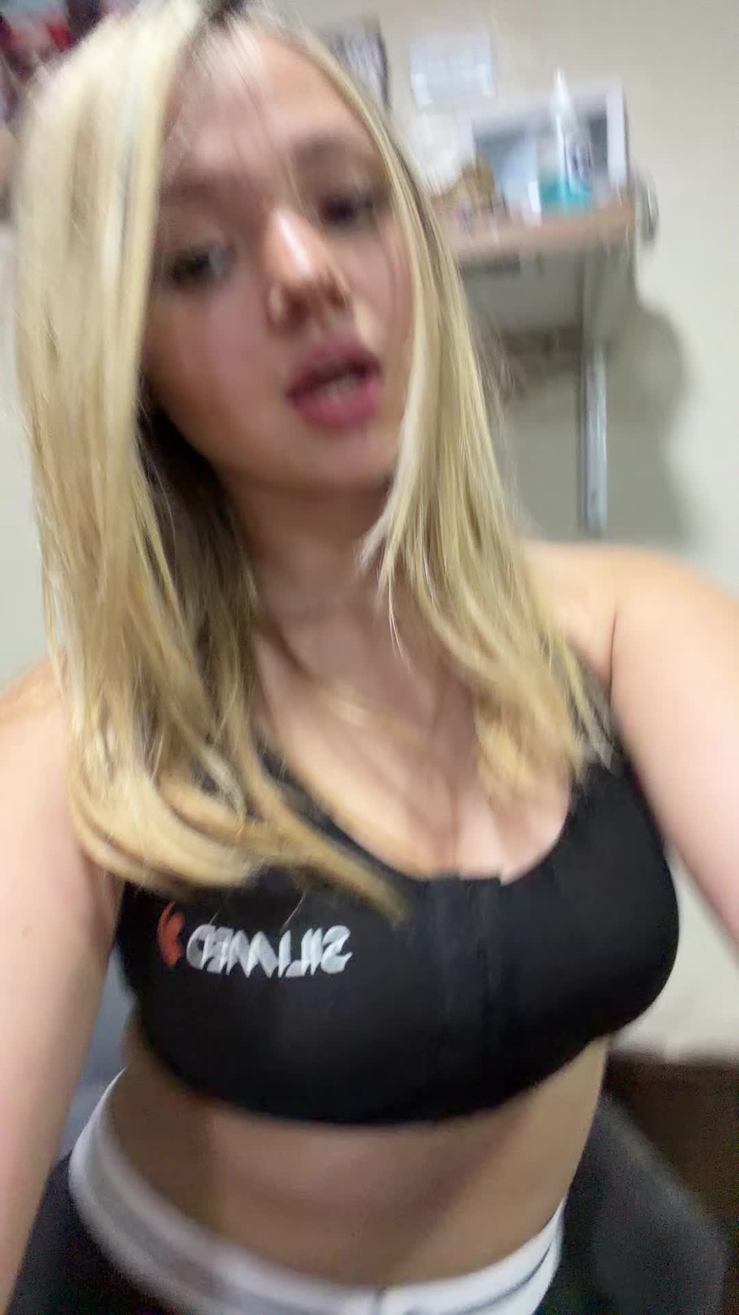 @Camiii