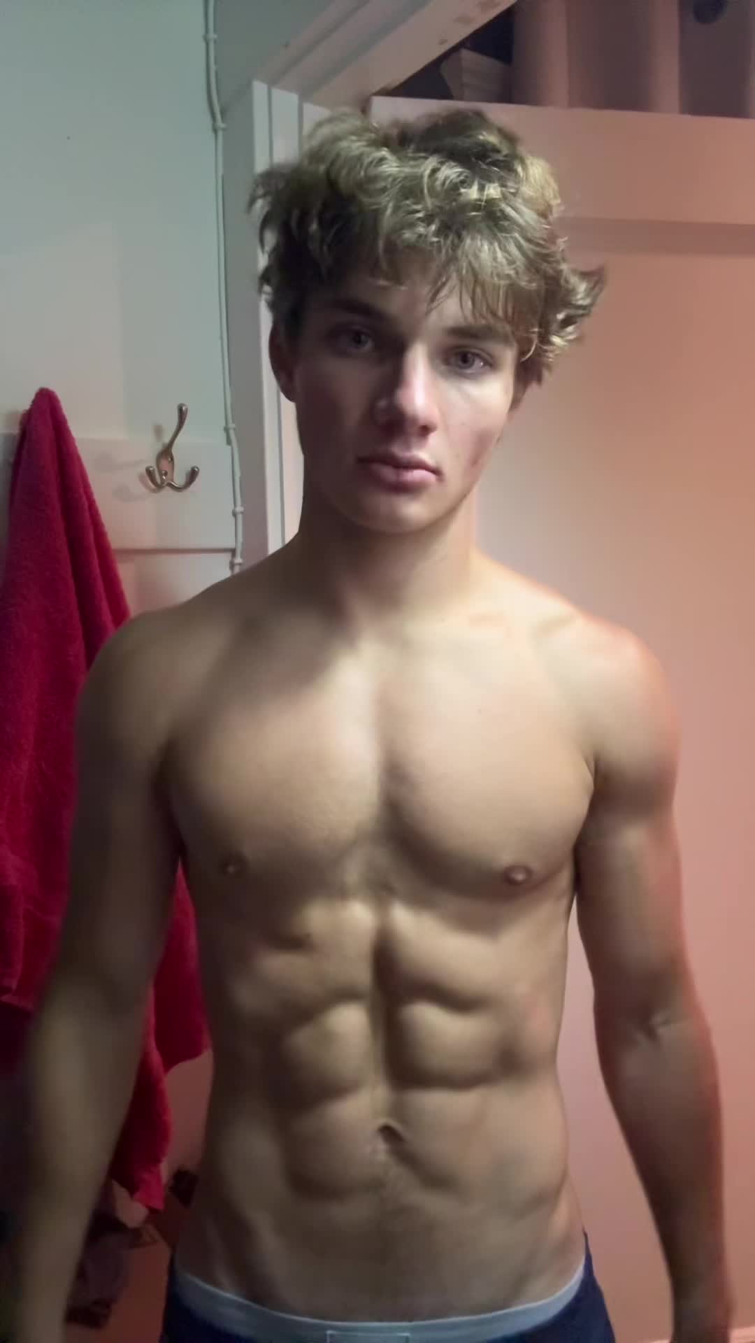 @AshLifts 💫