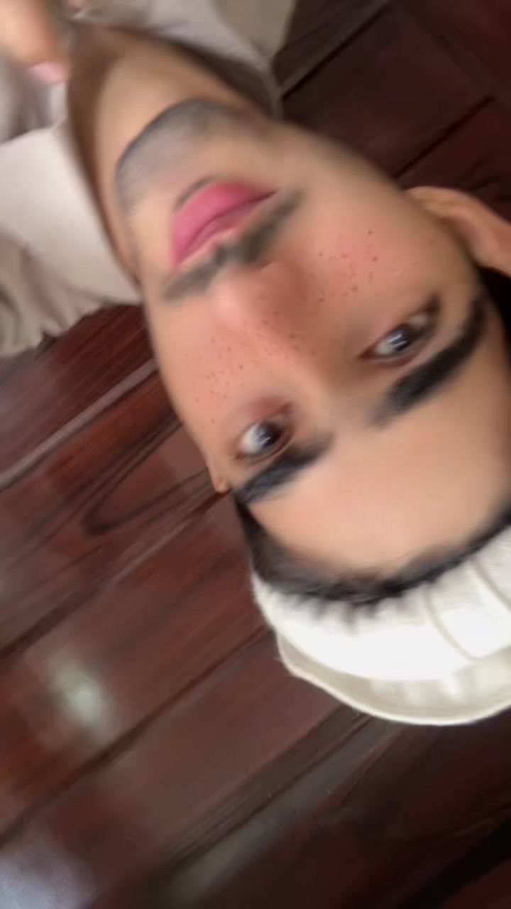 @👤