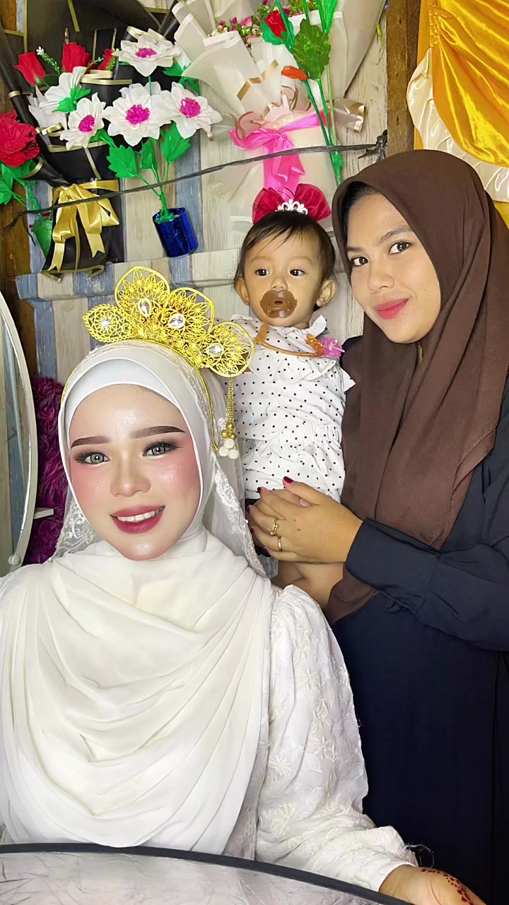 @Anya makeup
