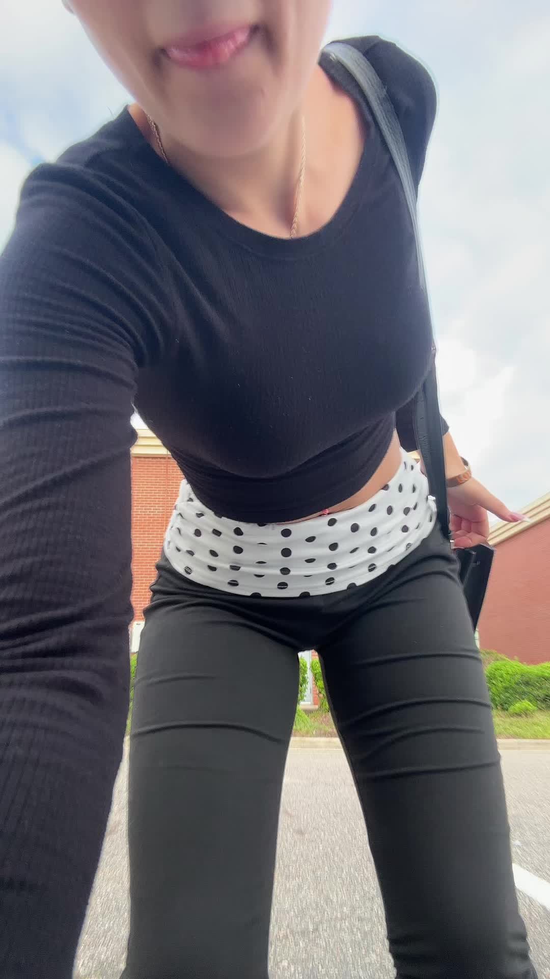 @ladyhitta4828040
