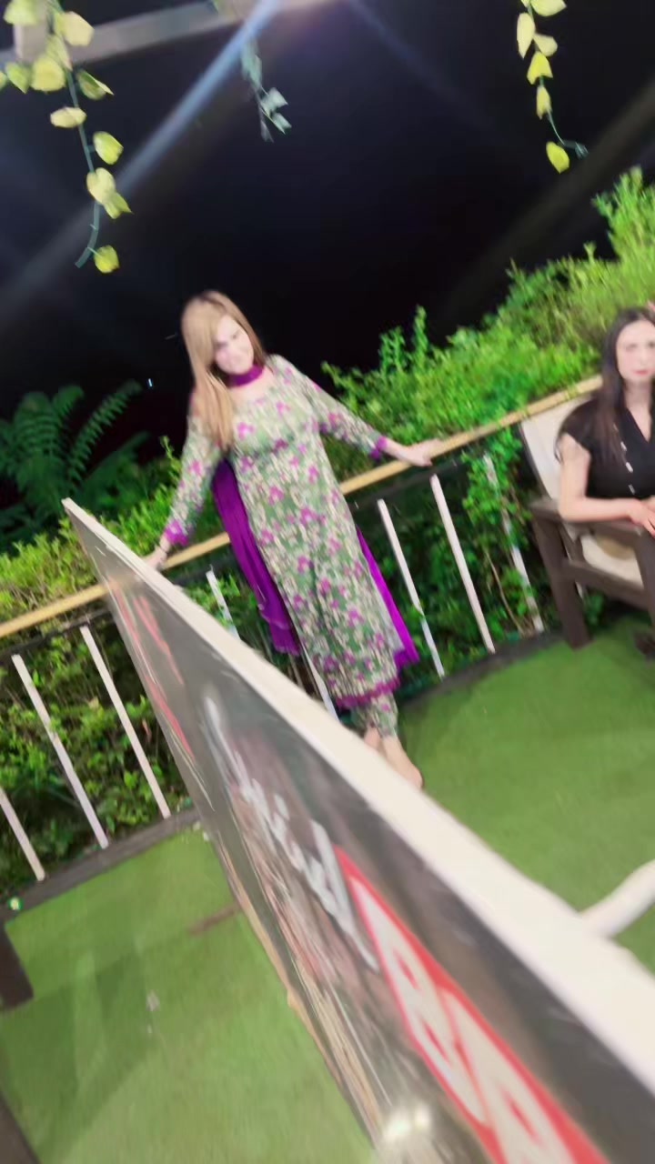 @Hot 🔥Kashmiri qauen